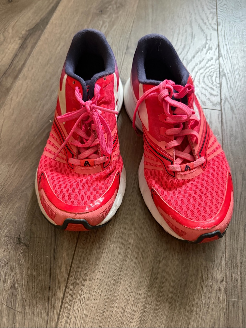Brooks Women's Pink Athletic Running Shoes